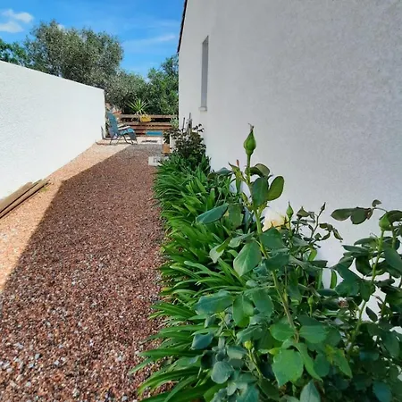 Nono Clim 4pers 10min Jardin * Caves